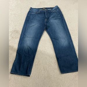 Lucky Denim 181 Relaxed Straight Fit 38 x 30.  Distressed Blue.